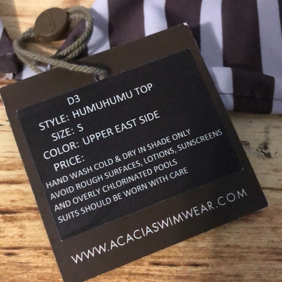 Nwt acacia humuhumu top in upper east side. Size small. So classic! - Picture 2 of 4